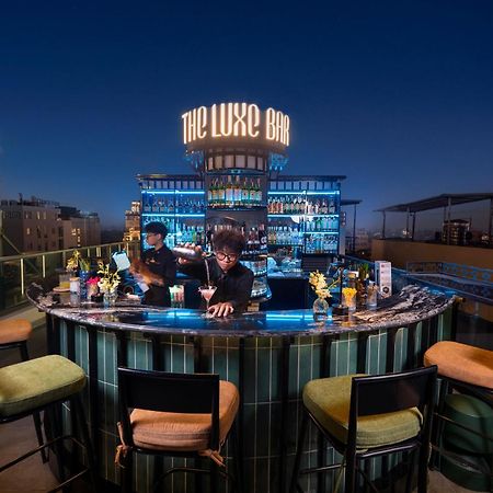Le Premier Hotel & Rooftop Bar ハノイ市 エクステリア 写真