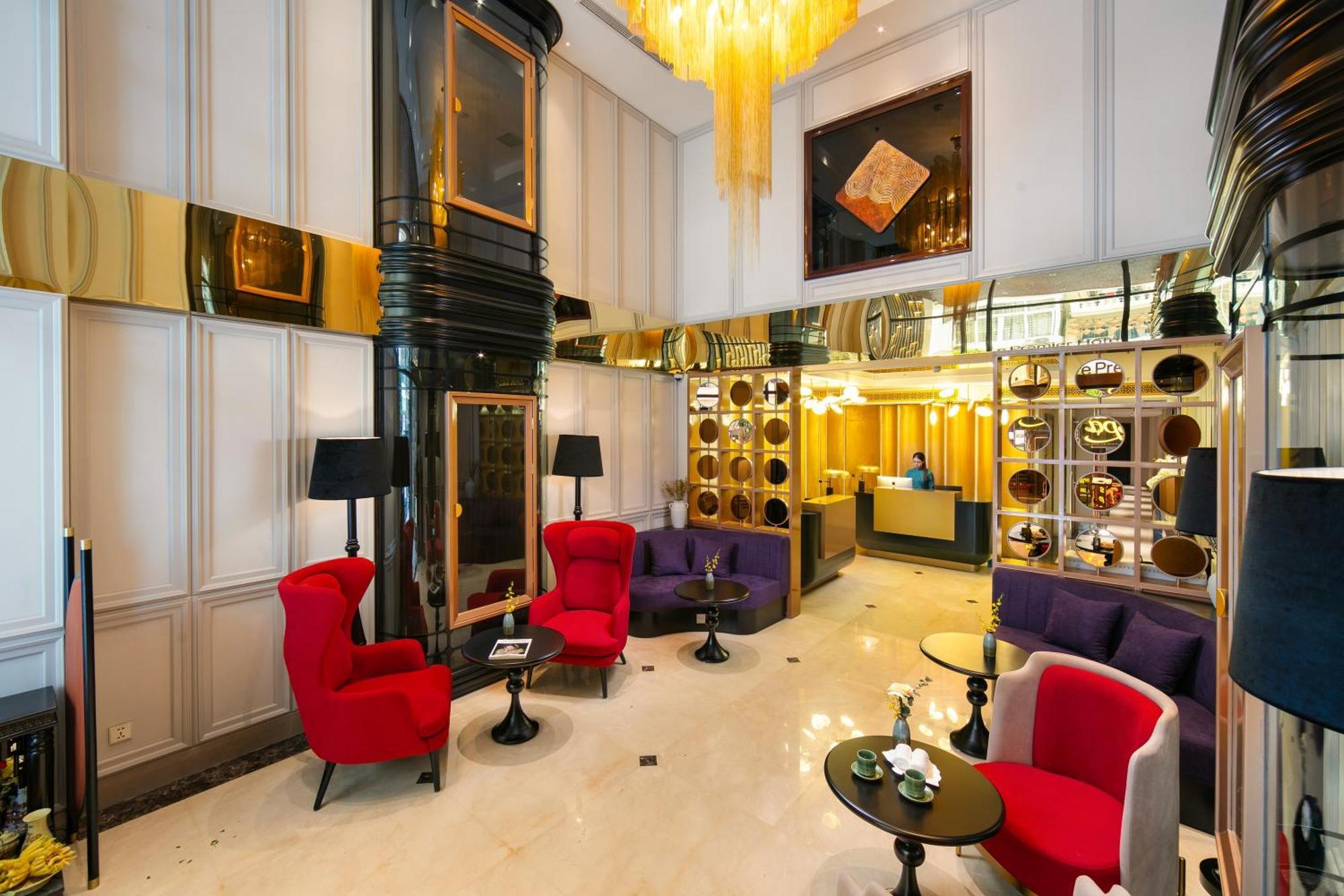 Le Premier Hotel & Rooftop Bar ハノイ市 エクステリア 写真