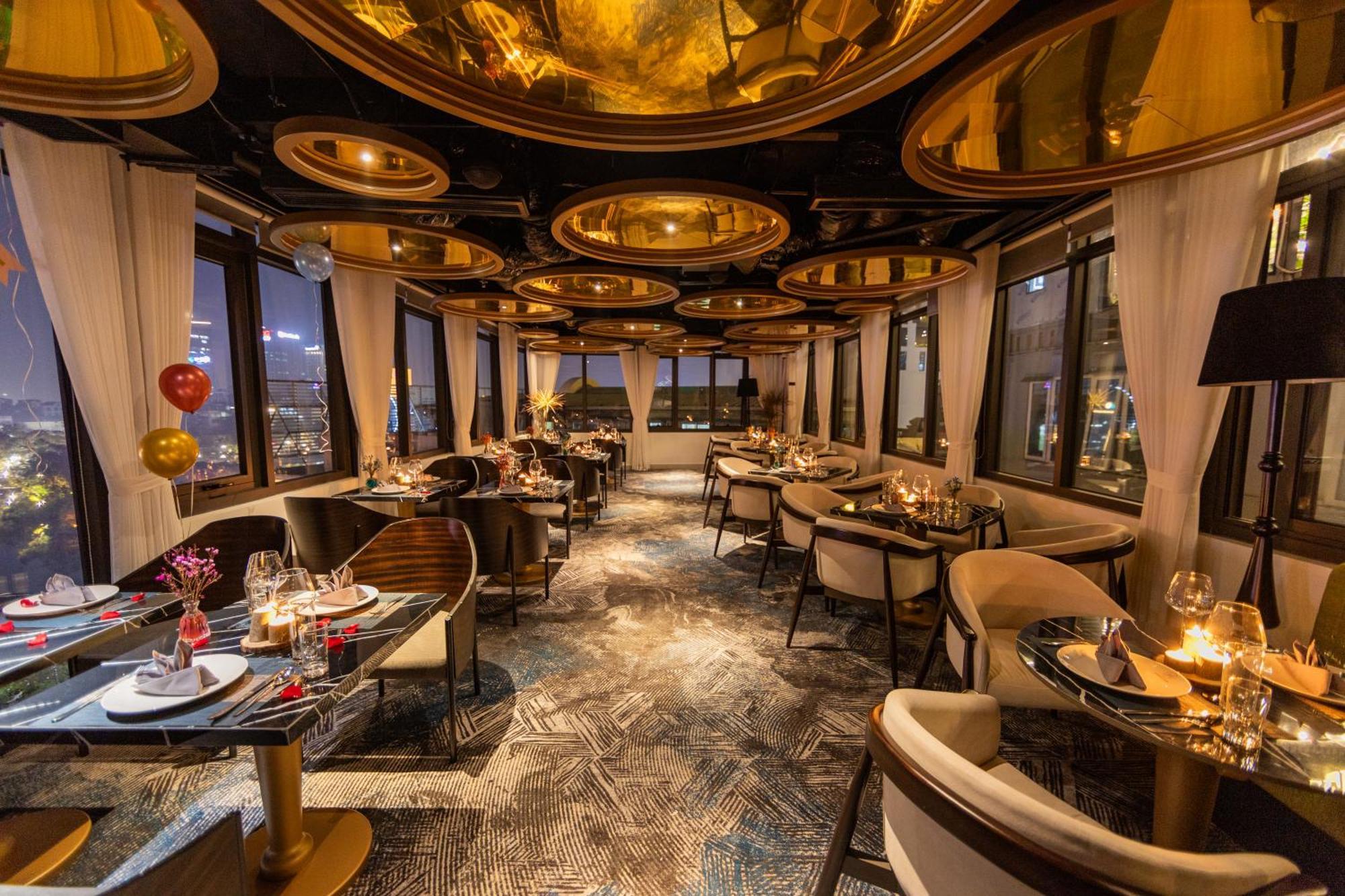 Le Premier Hotel & Rooftop Bar ハノイ市 エクステリア 写真
